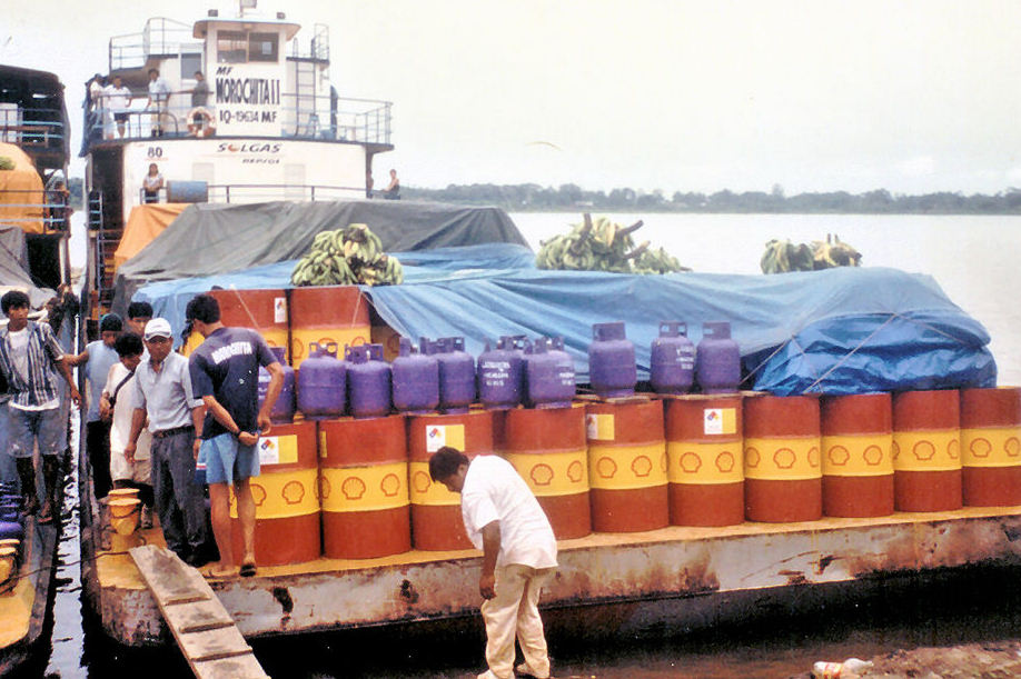 Vrachtschip waarmee we naar Iquitos (Peru) voeren